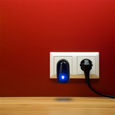 CARG-09-IP CARGADOR DE PARED UNIVERSAL USB 1A | ELBE - Imagen 2
